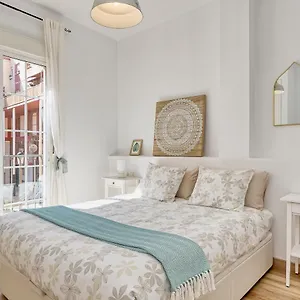 https://bright-apartment-in-the-heart-of-malagas-old-town.1costadelsol.com