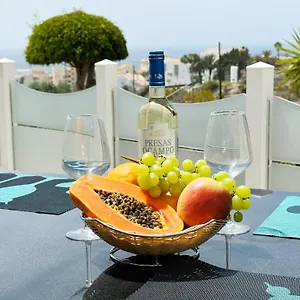 https://apt-relaxing-ocean-view-spacious-art-with-large.tenerifehoteles.net